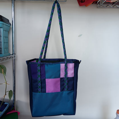 ADK Tote Northern Lights